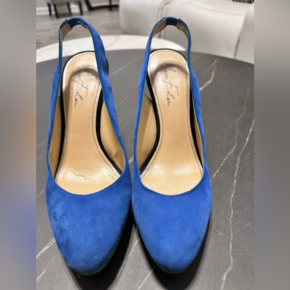 Beautiful classy shoe! 2 tones!!